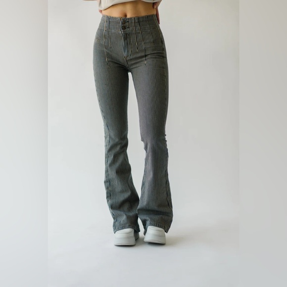 NWOT - Free People - Jayde Railroad Flare Jeans - Train Car Stripe - Size 28 - Picture 10 of 11